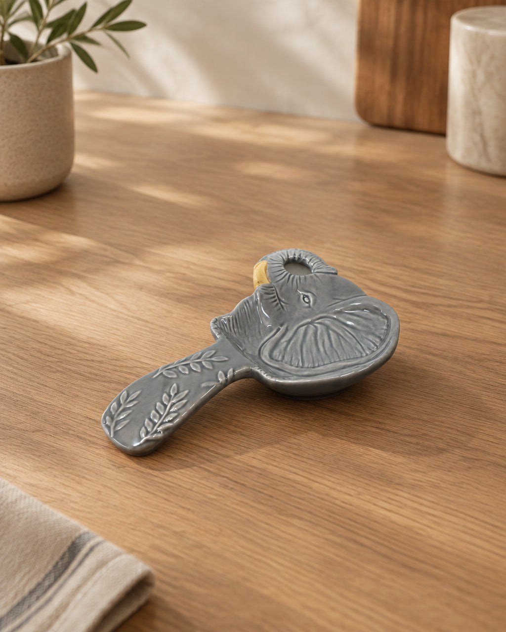 Elephant with Gold Tusks Spoon Rest